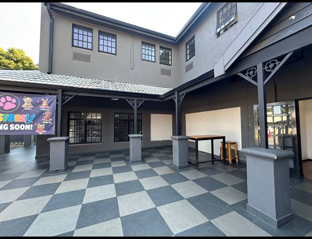89M² OFFICE TO LET IN PARKMORE